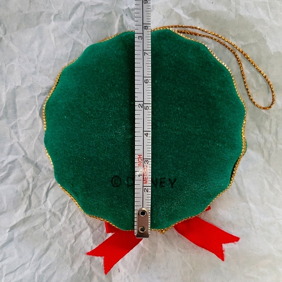 Vintage Disney Goofy Ornament. 3" Plush Green Velvet Ornament w/Red Bow - Picture 5 of 7
